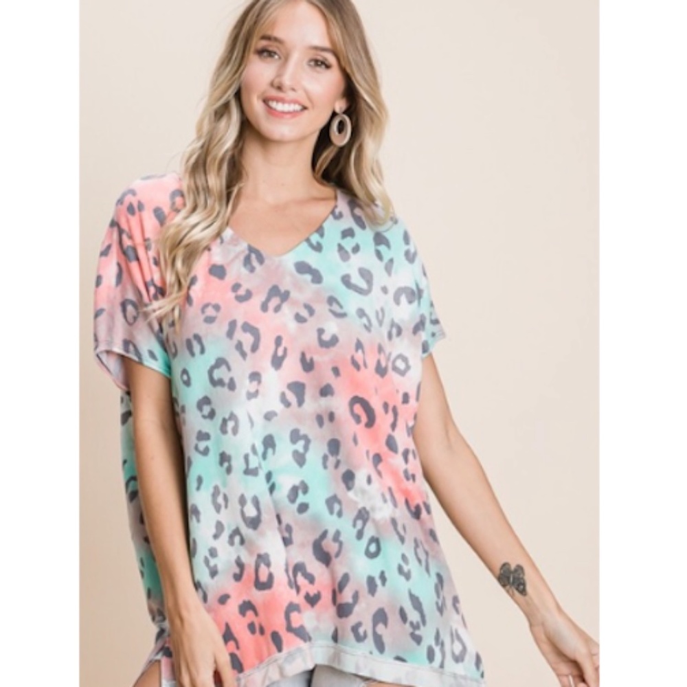 NWOT Women's Multicolor Leopard Print Top